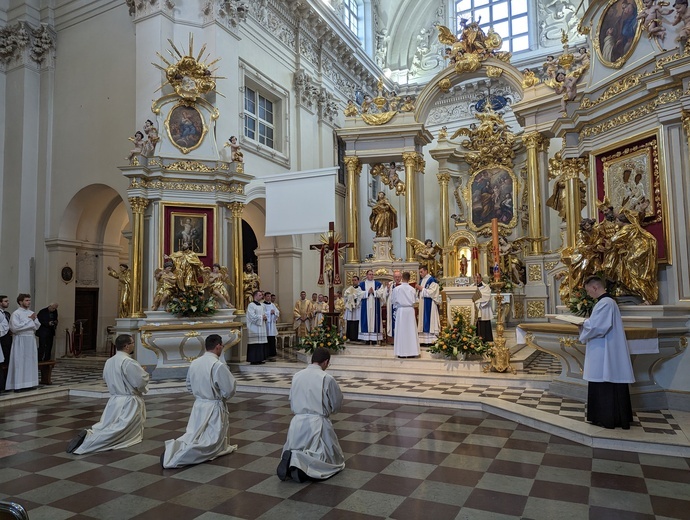 Święcenia diakonatu