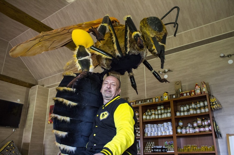 Uczcij pszczołę u Trutnia