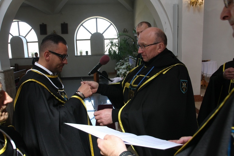 Nowa Chorągiew Zakonu Rycerzy św. Jana Pawła II w Ostrowcu Świętokrzyskim