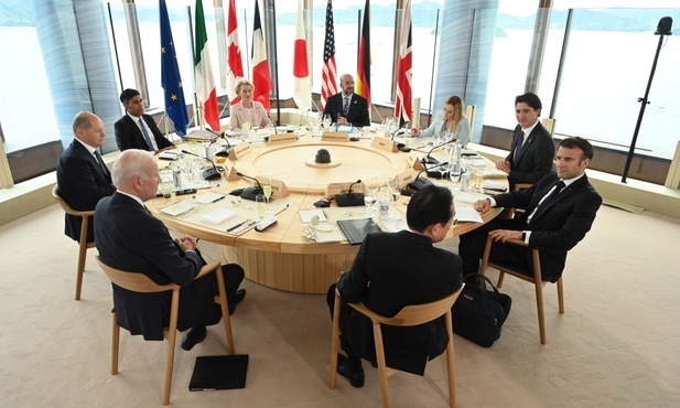 Zełenski nie przybędzie osobiście na szczyt G7 w Hiroszimie; wystąpi tam online