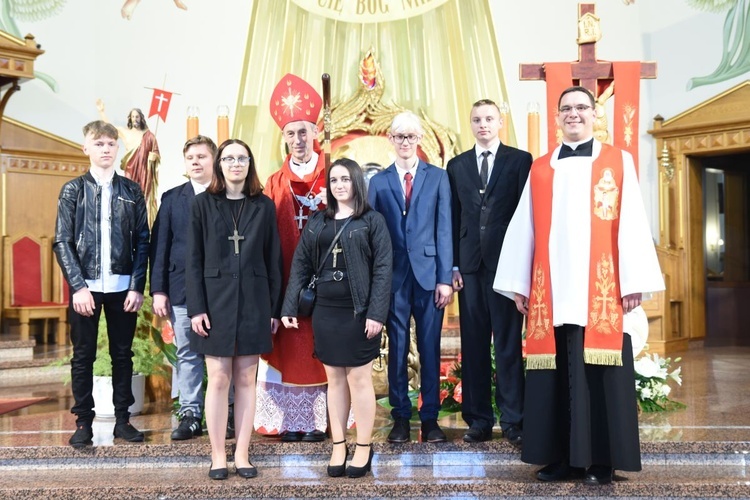 Bierzmowanie w parafii Trójcy Przenajświętszej w Mielcu