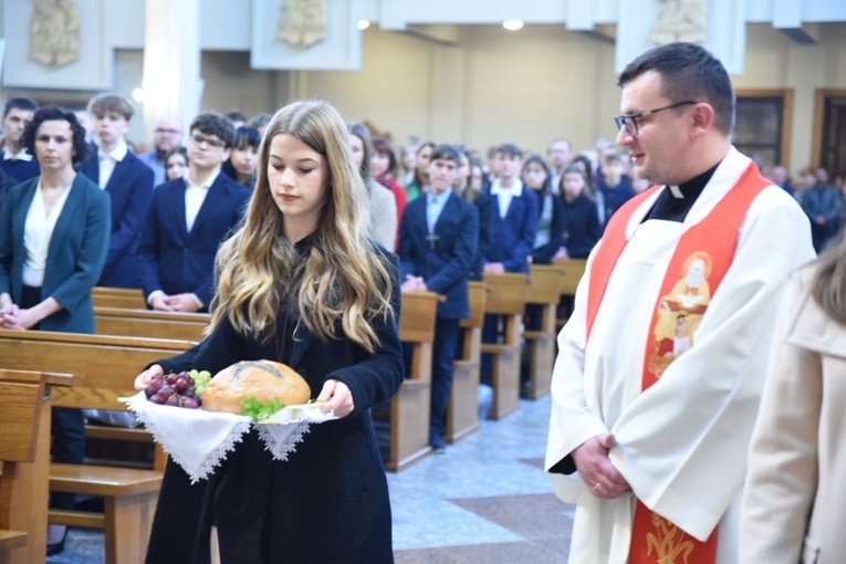 Bierzmowanie w parafii Trójcy Przenajświętszej w Mielcu