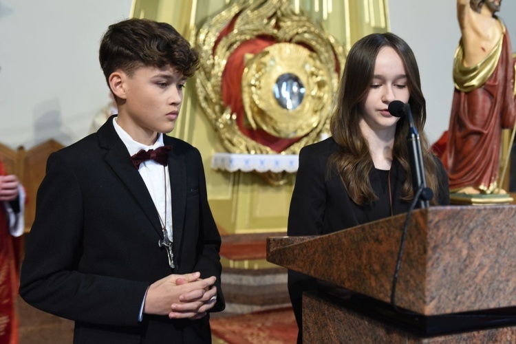 Bierzmowanie w parafii Trójcy Przenajświętszej w Mielcu