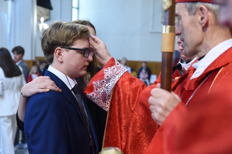 Bierzmowanie w parafii Trójcy Przenajświętszej w Mielcu