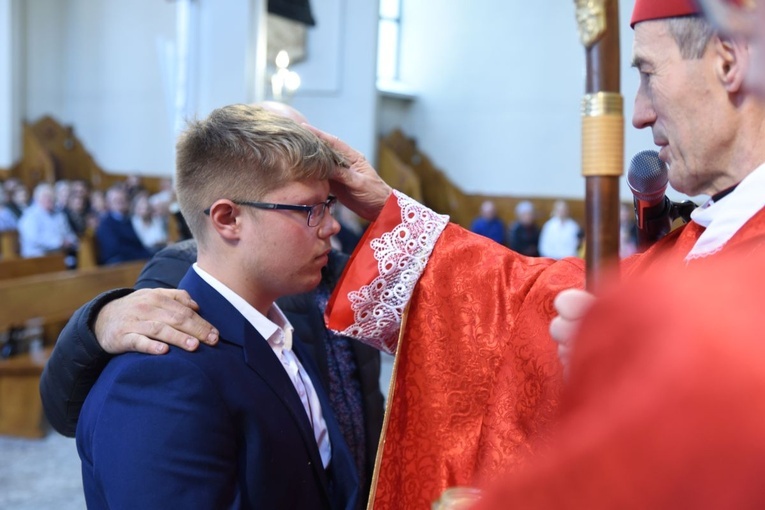 Bierzmowanie w parafii Trójcy Przenajświętszej w Mielcu