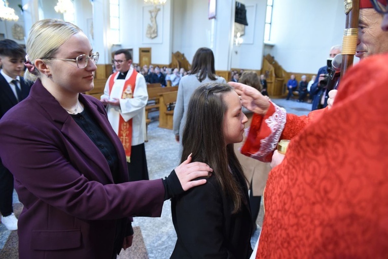 Bierzmowanie w parafii Trójcy Przenajświętszej w Mielcu