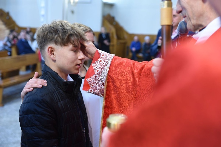 Bierzmowanie w parafii Trójcy Przenajświętszej w Mielcu