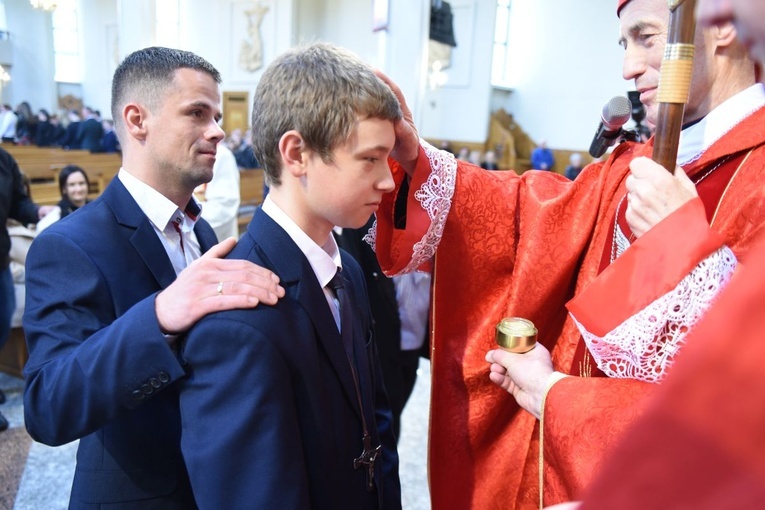 Bierzmowanie w parafii Trójcy Przenajświętszej w Mielcu