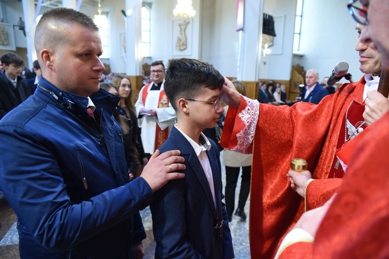 Bierzmowanie w parafii Trójcy Przenajświętszej w Mielcu