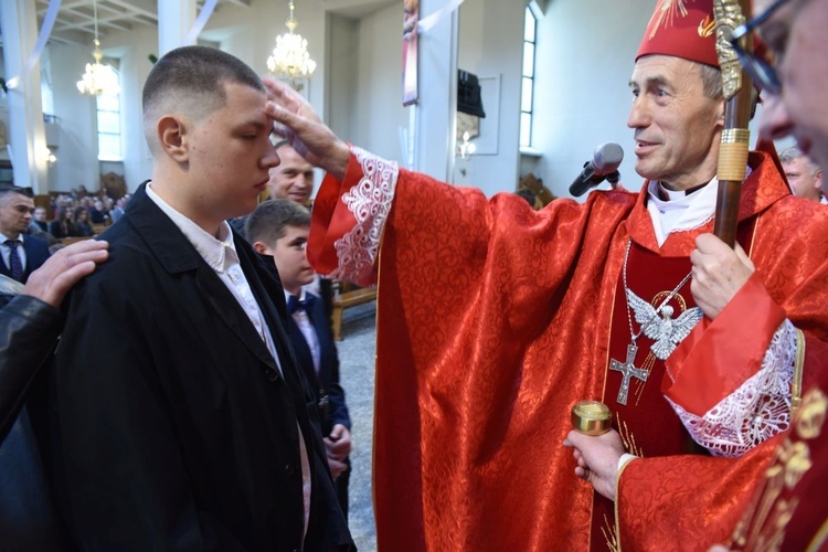 Bierzmowanie w parafii Trójcy Przenajświętszej w Mielcu