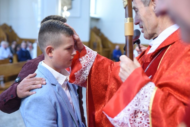 Bierzmowanie w parafii Trójcy Przenajświętszej w Mielcu