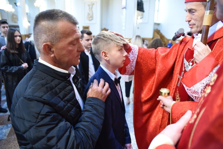 Bierzmowanie w parafii Trójcy Przenajświętszej w Mielcu