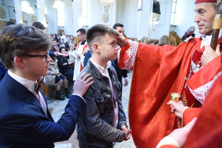 Bierzmowanie w parafii Trójcy Przenajświętszej w Mielcu