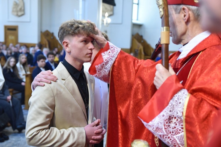 Bierzmowanie w parafii Trójcy Przenajświętszej w Mielcu