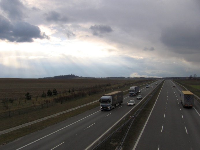 Projekt znoszący opłaty za autostrady zarządzane przez państwo trafił do Sejmu