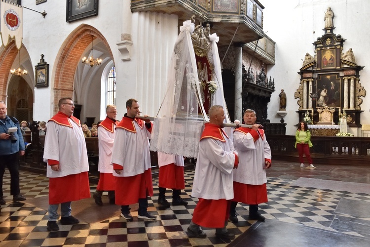 Matka Boża Oliwska w drodze na Kalwarię Wejherowską