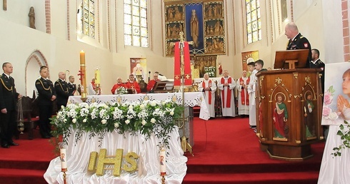 Ratować z pożóg, nabierać siły