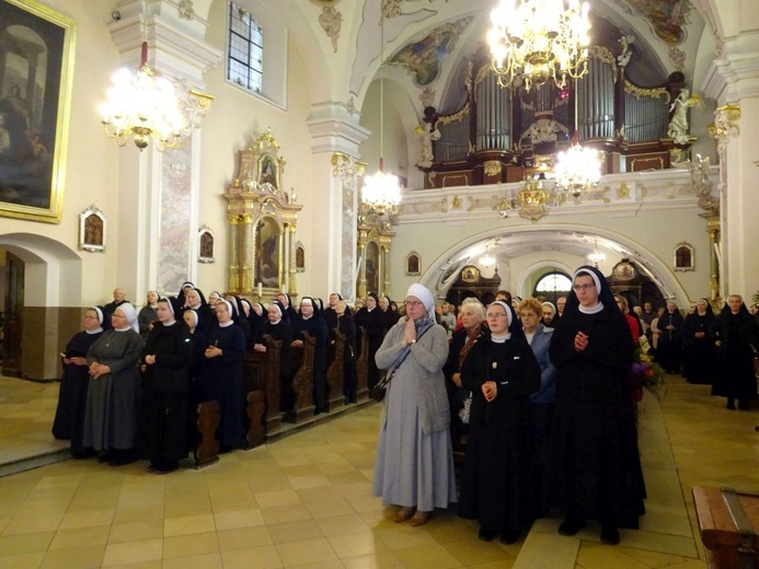 Pielgrzymka osób konsekrowanych  