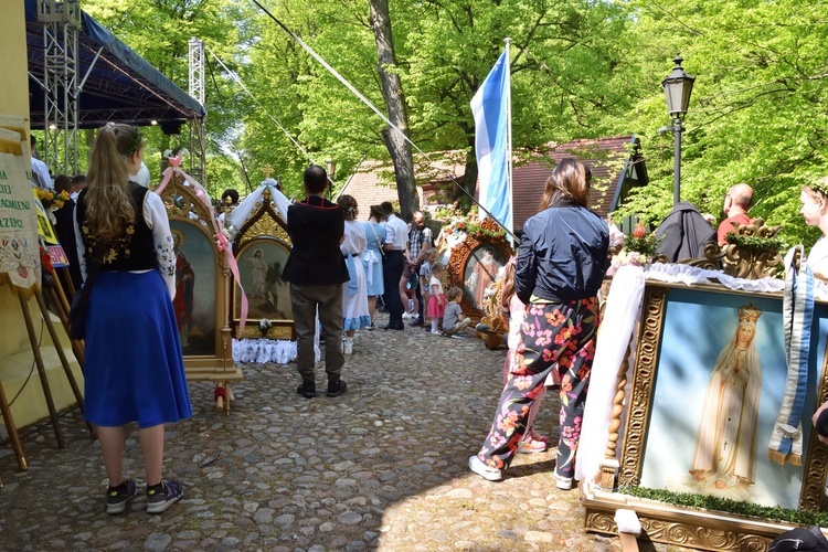 Tysiące pielgrzymów na Kalwarii Wejherowskiej