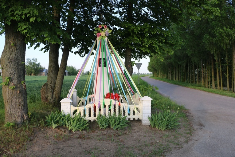 Strożęcin (parafia Gralewo)