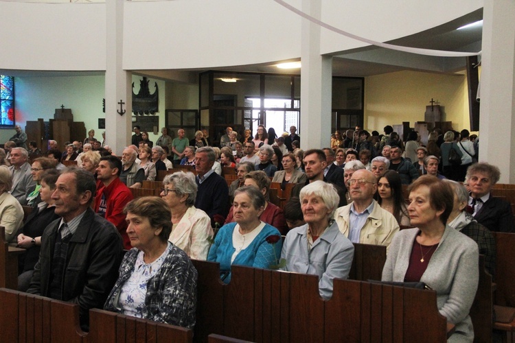 Bochnia. Wprowadzanie relikwii św. Rity do kościoła św. Pawła