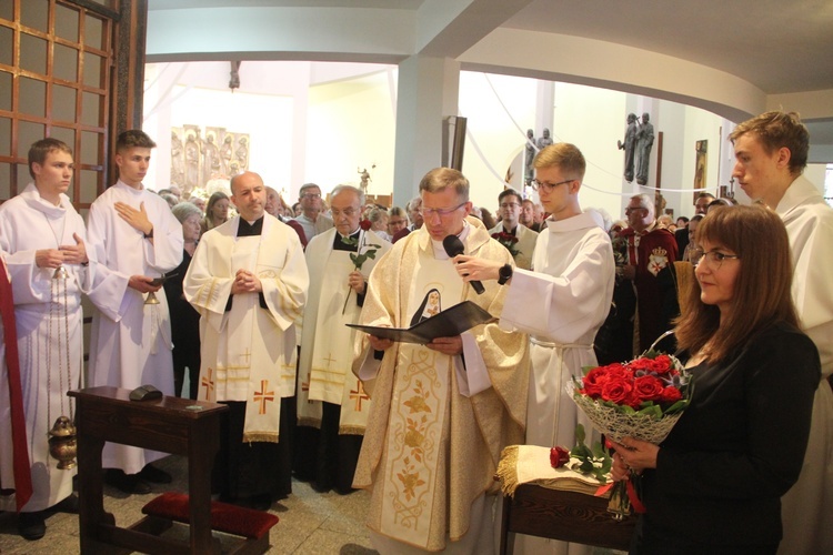 Bochnia. Wprowadzanie relikwii św. Rity do kościoła św. Pawła