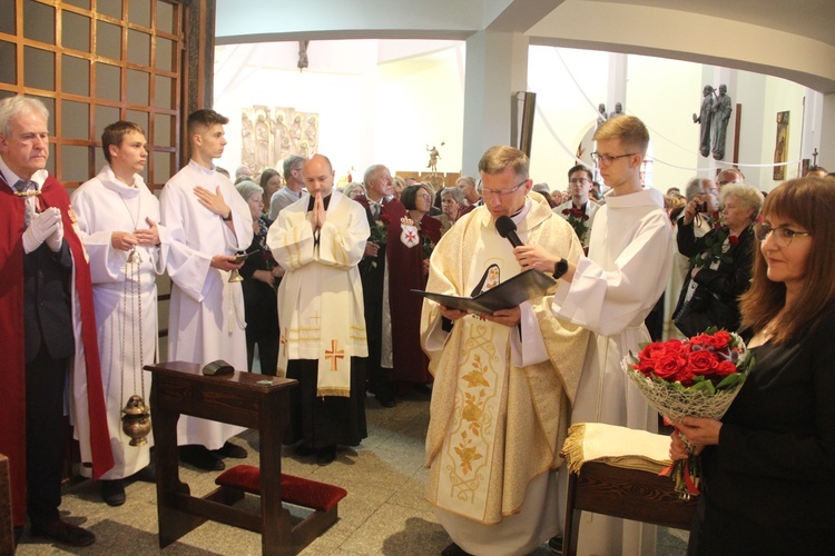 Bochnia. Wprowadzanie relikwii św. Rity do kościoła św. Pawła