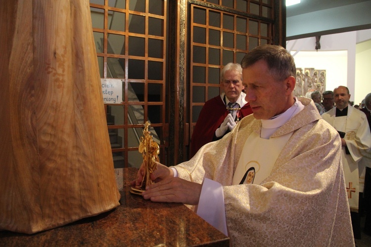 Bochnia. Wprowadzanie relikwii św. Rity do kościoła św. Pawła