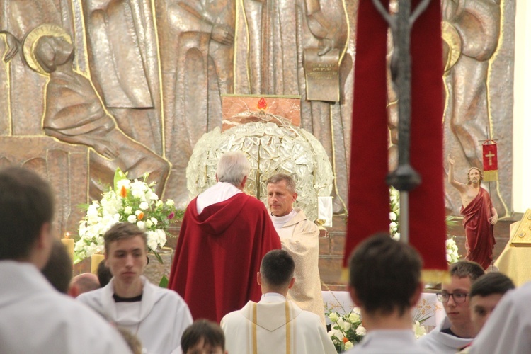 Bochnia. Wprowadzanie relikwii św. Rity do kościoła św. Pawła