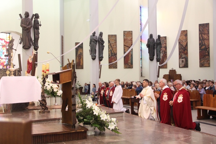 Bochnia. Wprowadzanie relikwii św. Rity do kościoła św. Pawła