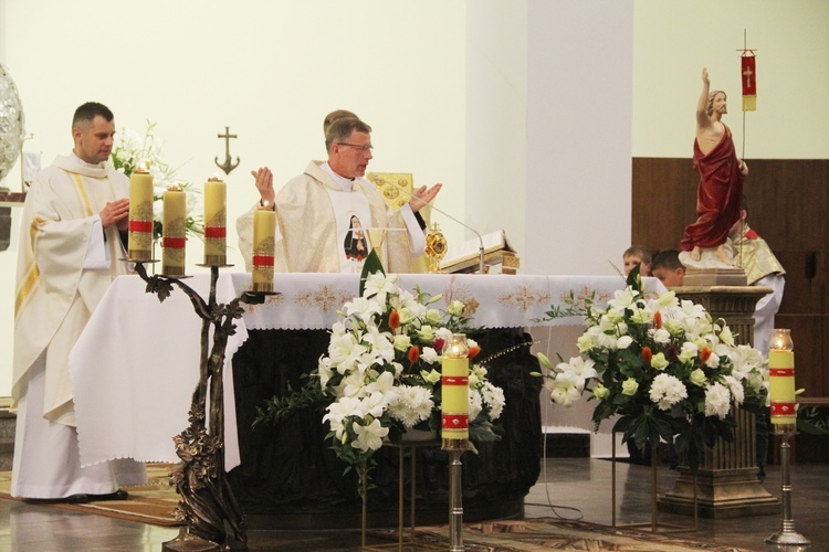 Bochnia. Wprowadzanie relikwii św. Rity do kościoła św. Pawła