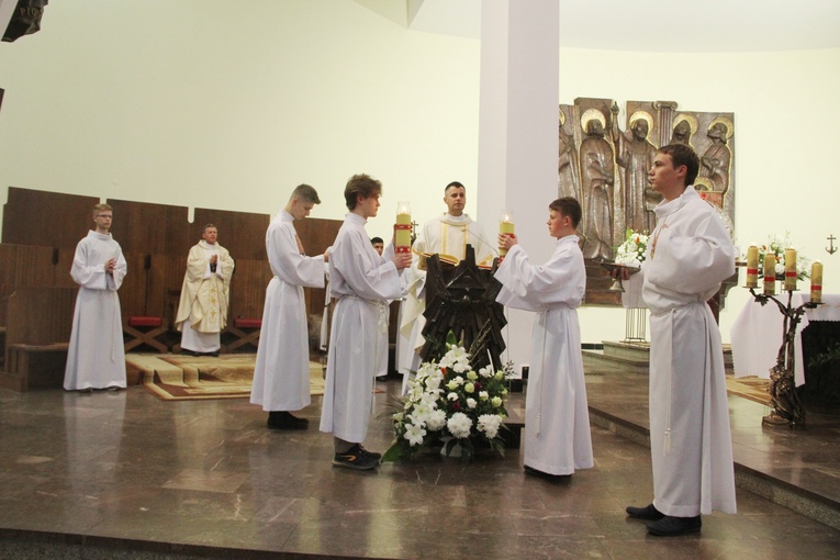 Bochnia. Wprowadzanie relikwii św. Rity do kościoła św. Pawła