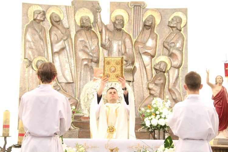 Bochnia. Wprowadzanie relikwii św. Rity do kościoła św. Pawła