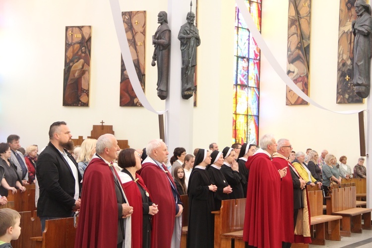 Bochnia. Wprowadzanie relikwii św. Rity do kościoła św. Pawła