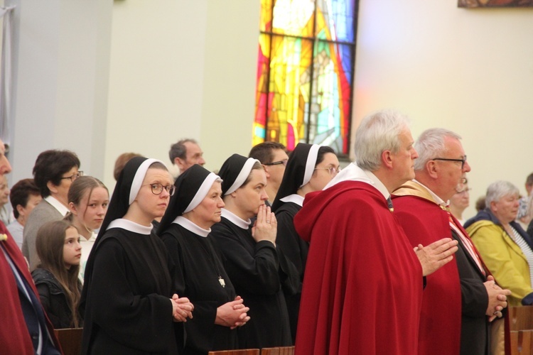 Bochnia. Wprowadzanie relikwii św. Rity do kościoła św. Pawła