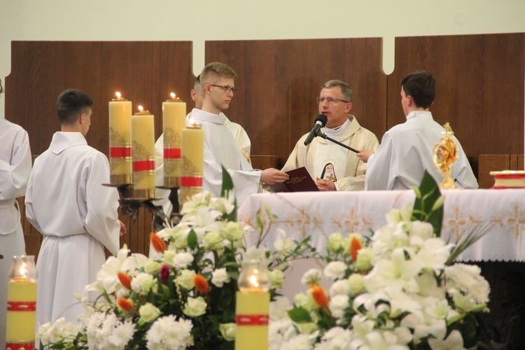 Bochnia. Wprowadzanie relikwii św. Rity do kościoła św. Pawła