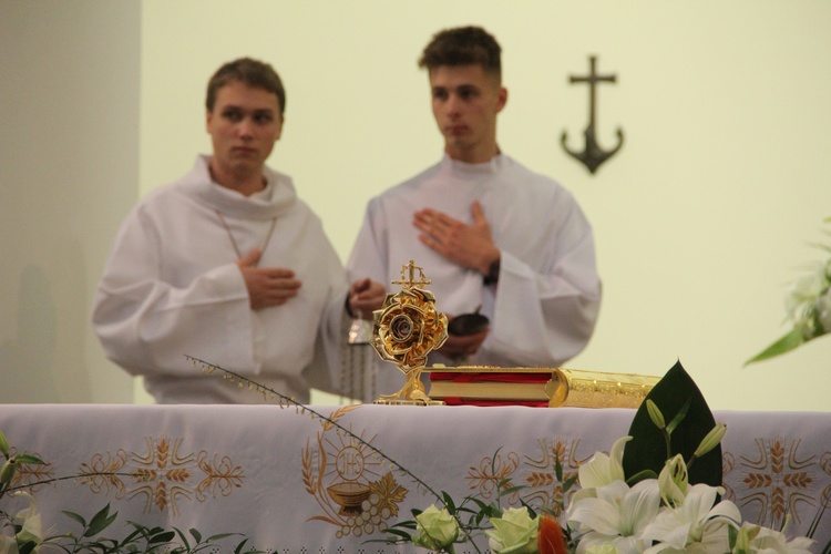 Bochnia. Wprowadzanie relikwii św. Rity do kościoła św. Pawła