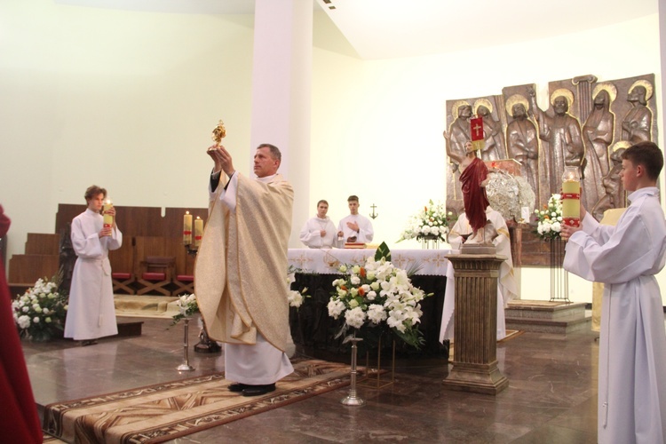 Bochnia. Wprowadzanie relikwii św. Rity do kościoła św. Pawła