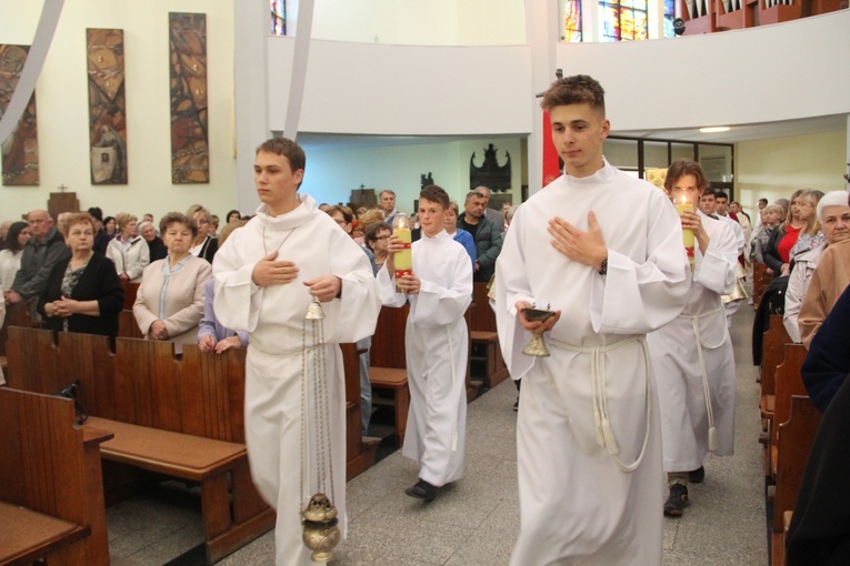 Bochnia. Wprowadzanie relikwii św. Rity do kościoła św. Pawła