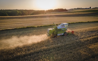 Komisja Europejska zatwierdziła polski program wsparcia producentów rolnych