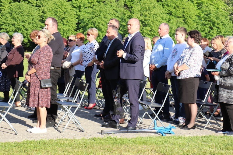 Breń. Poświęcenie odnowionej kapliczki