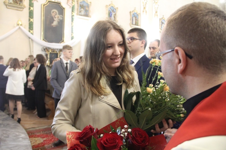 Bierzmowanie w kościele św. Jakuba w Tuchowie
