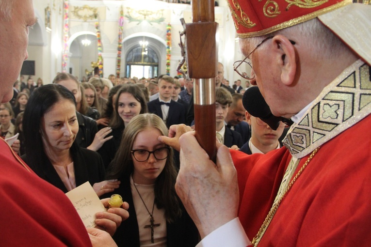 Bierzmowanie w kościele św. Jakuba w Tuchowie
