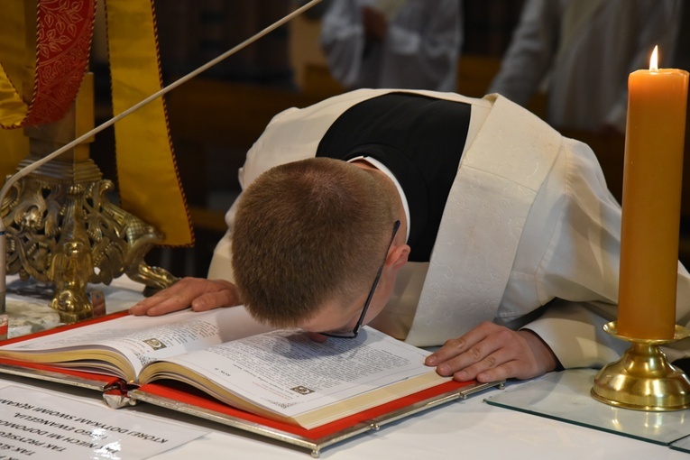 ​Wczoraj złożyli wyznanie wiary, dziś przyjmą święcenia prezbiteratu