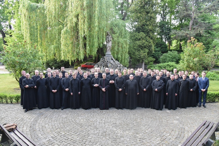 ​Wczoraj złożyli wyznanie wiary, dziś przyjmą święcenia prezbiteratu