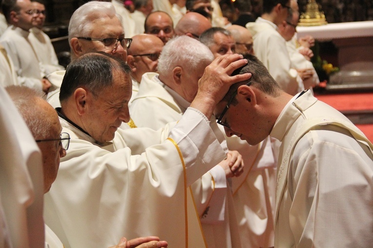 Chwała Panu za nowych prezbiterów!