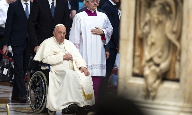 Franciszek powierzył świat Duchowi Świętemu 