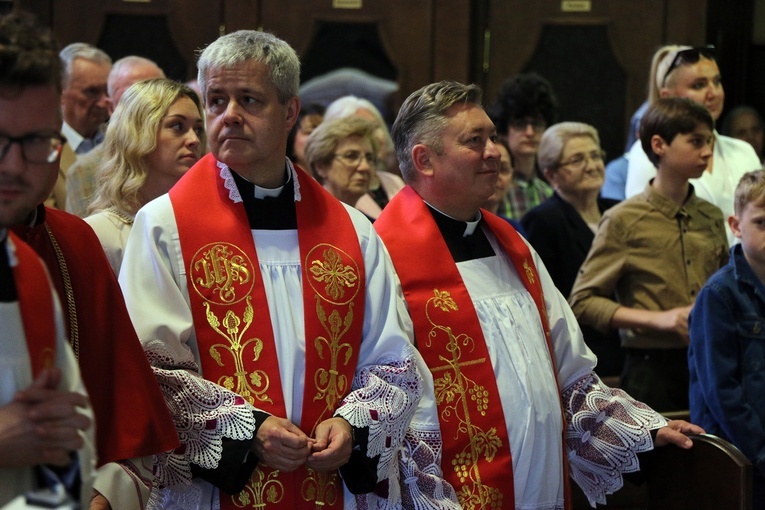 Odpust w parafii pw. Ducha Świętego i 40-lecie kapłaństwa ks. Andrzeja Nicałka