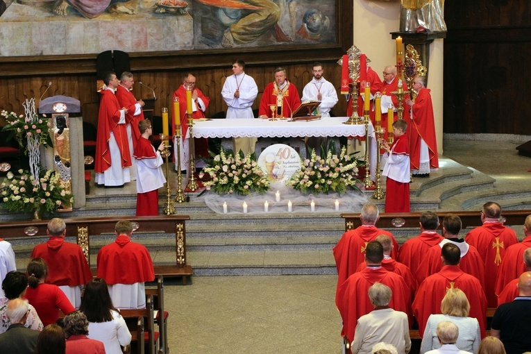 Odpust w parafii pw. Ducha Świętego i 40-lecie kapłaństwa ks. Andrzeja Nicałka