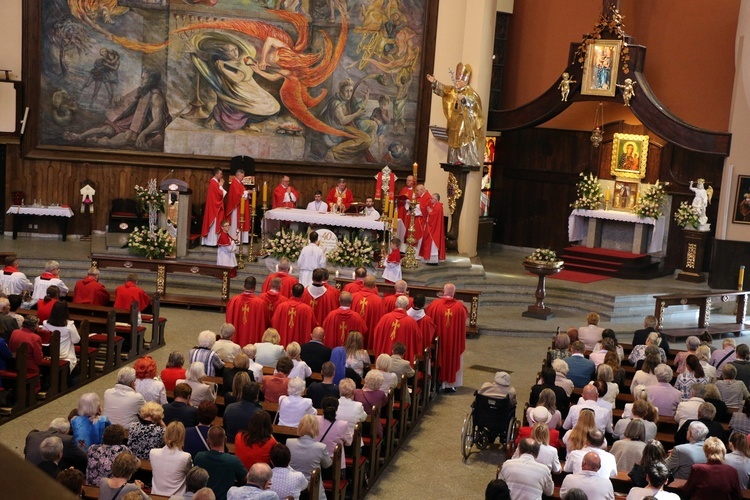 Odpust w parafii pw. Ducha Świętego i 40-lecie kapłaństwa ks. Andrzeja Nicałka
